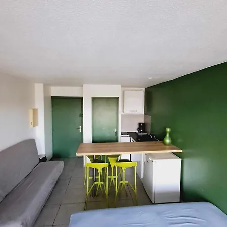 Studio Avec Place De Parking Prive Secteur Base Nature Fréjus
